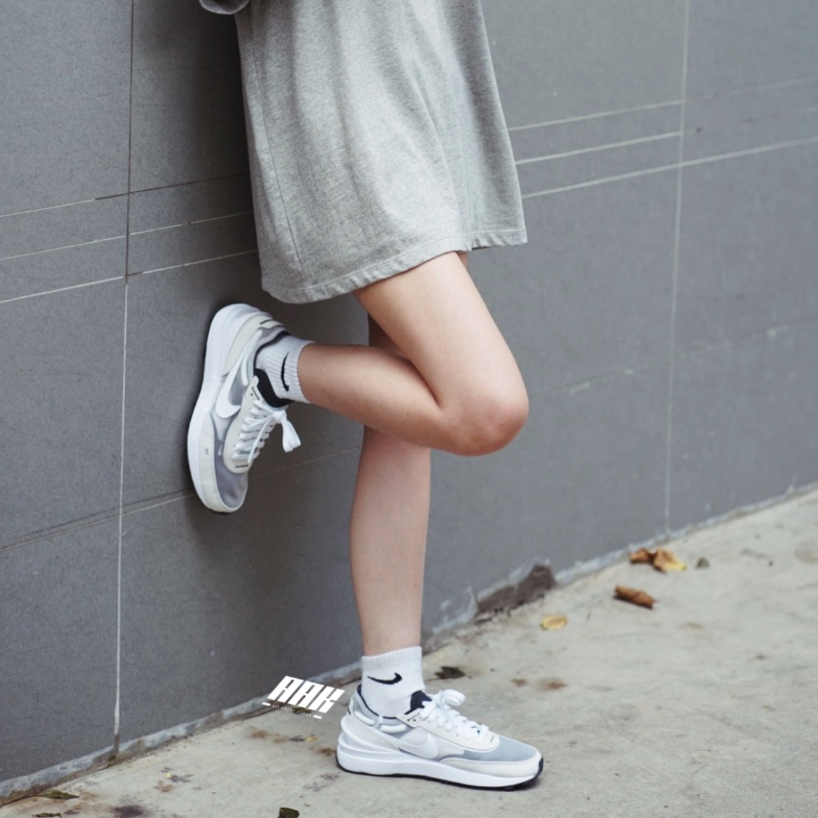 NIKE WAFFLE ONE White