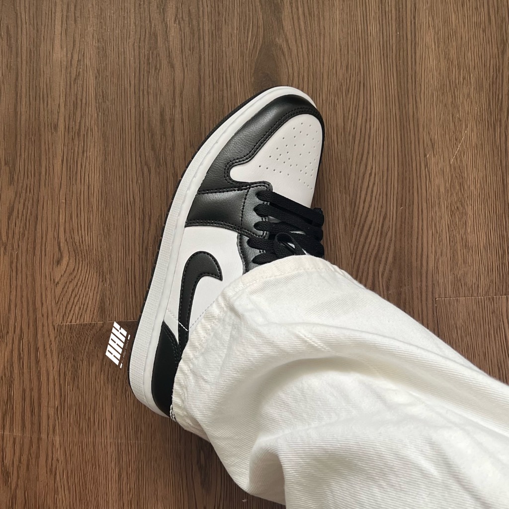 AIR JORDAN 1 LOW PANDA (DC0774 101)