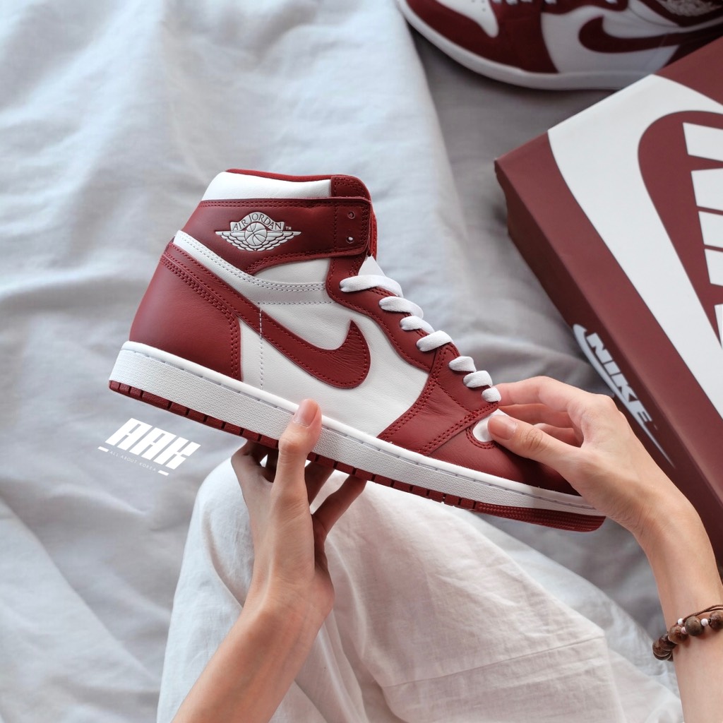 NIKE AIR JORDAN 1 RETRO HIGH OG ‘ARTISANAL RED’ DZ5485-160