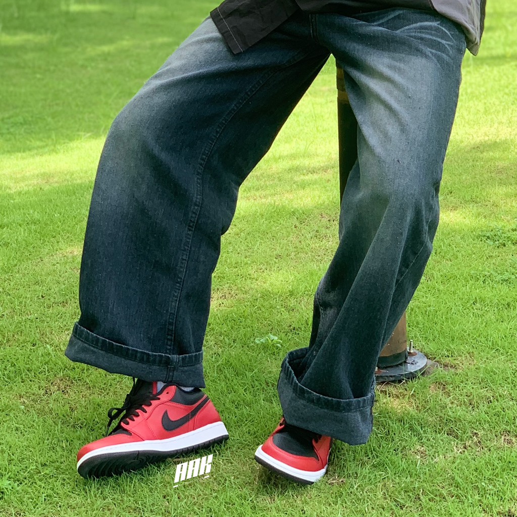 NIKE JORDAN 1 LOW REVERSE BRED PEBBLED SWOOSH - 553558 605