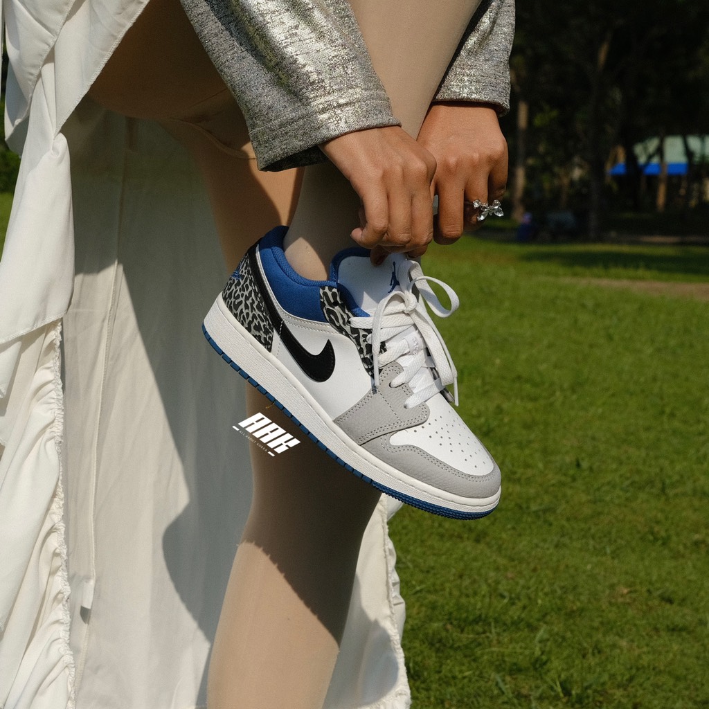 AIR JORDAN 1 LOW SE (GS) " TRUE BLUE"  ( DQ2514 140)