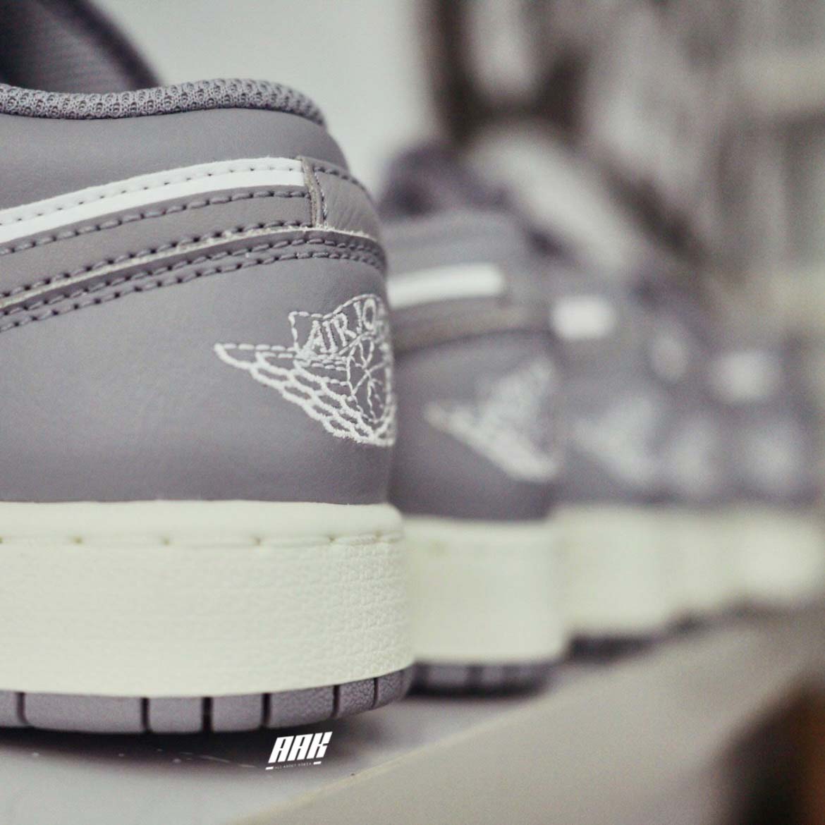 AIR JORDAN 1 VINTAGE GREY LOW - 553560 053