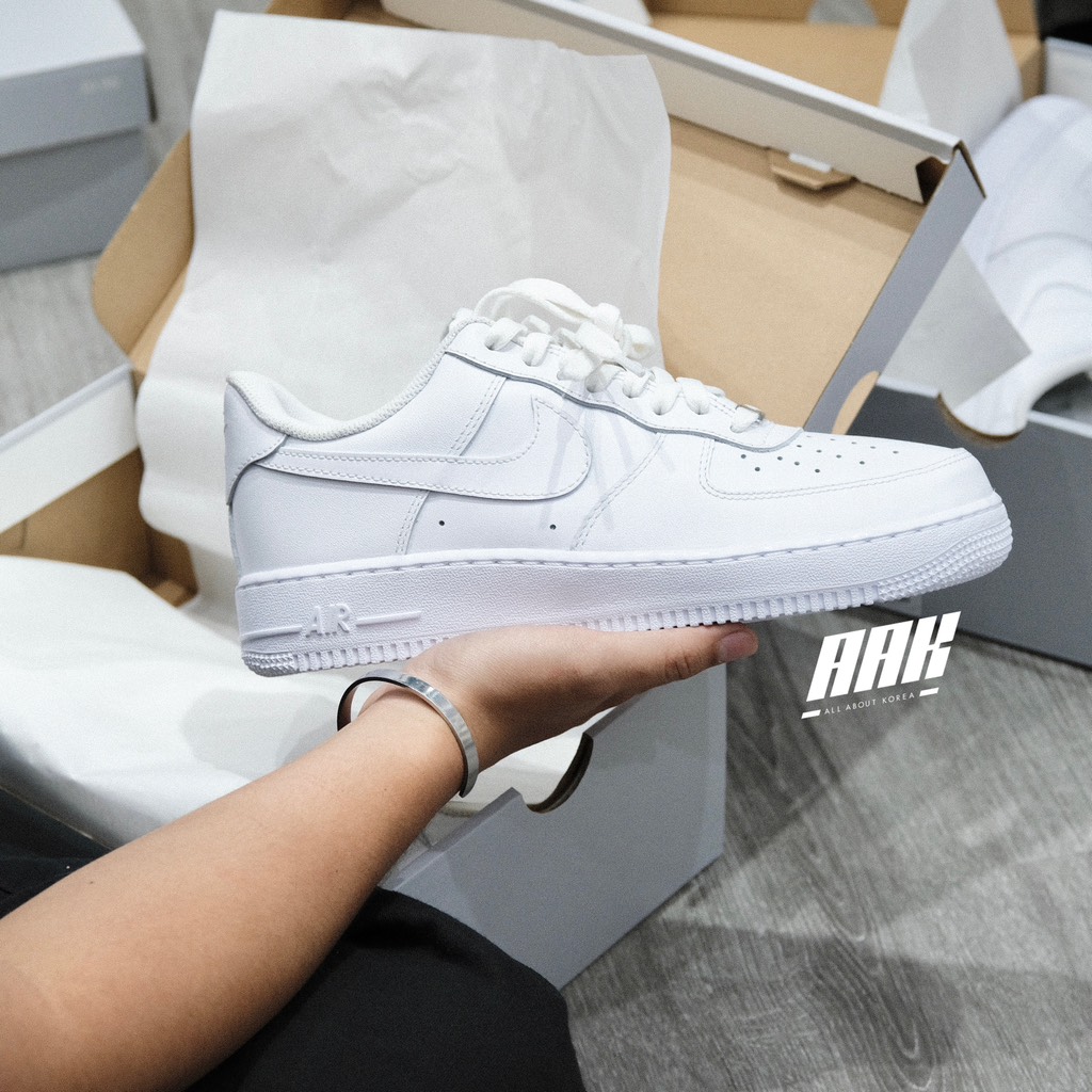 NIKE AIR FORCE 1 07 LOW WHITE