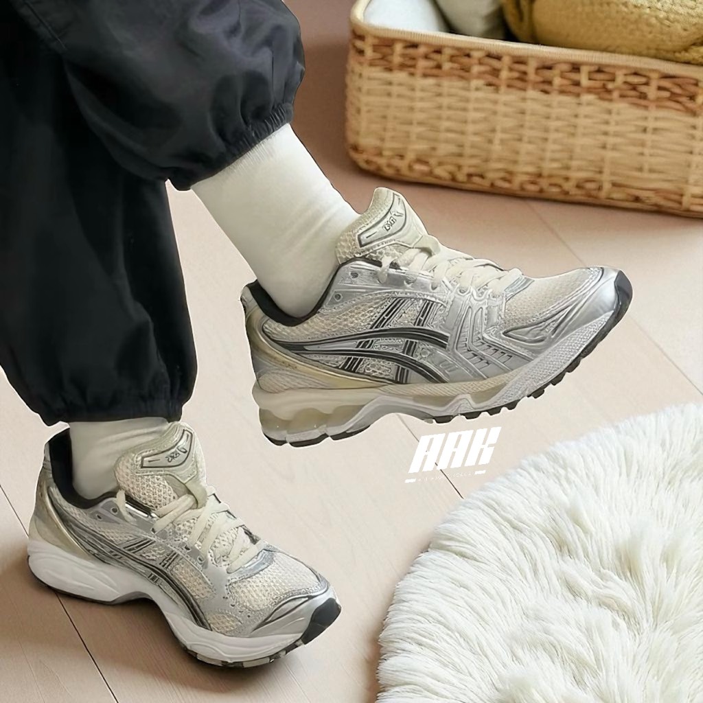 ASICS Gel-Kayano 14 ‘White Graphite Grey’ (1203A537-110)