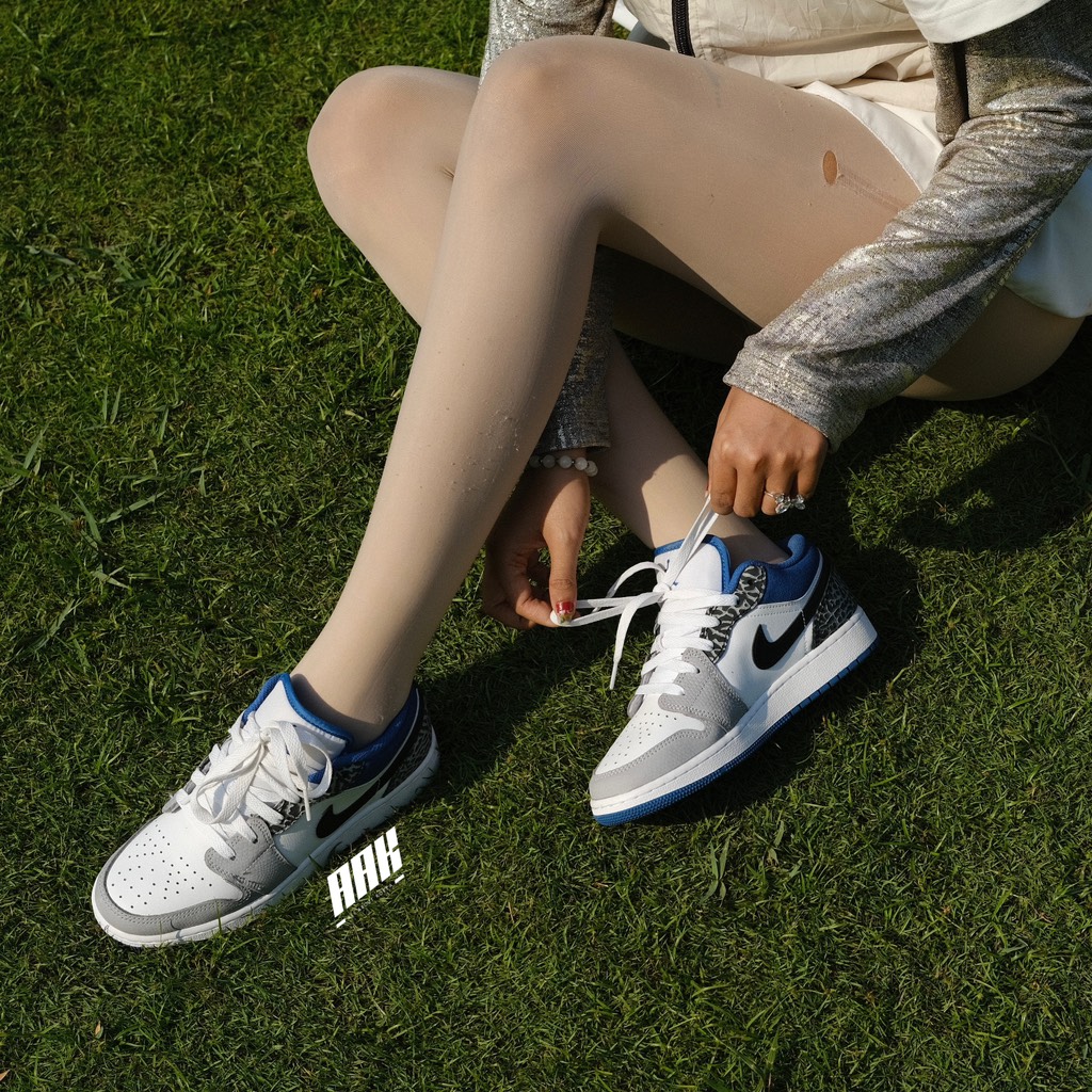 AIR JORDAN 1 LOW SE (GS) " TRUE BLUE"  ( DQ2514 140)