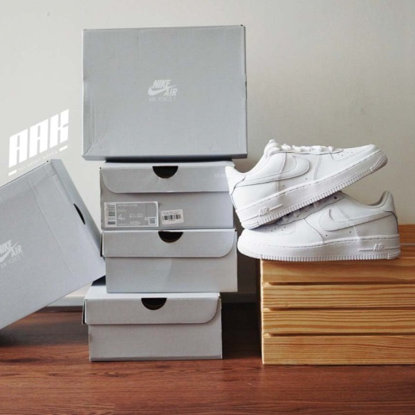 foot locker white air force 1