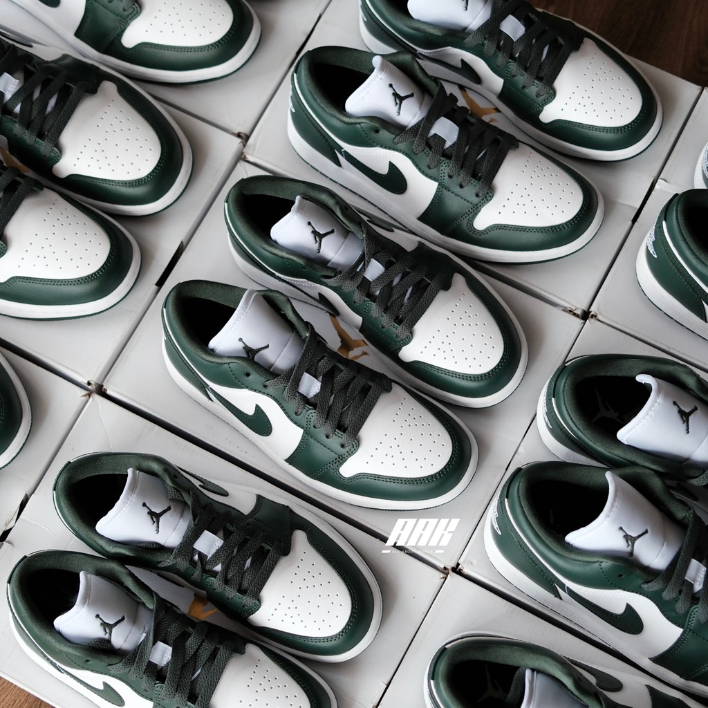 AIR JORDAN 1 LOW 'GALACTIC JADE ' ( DC0774  113)