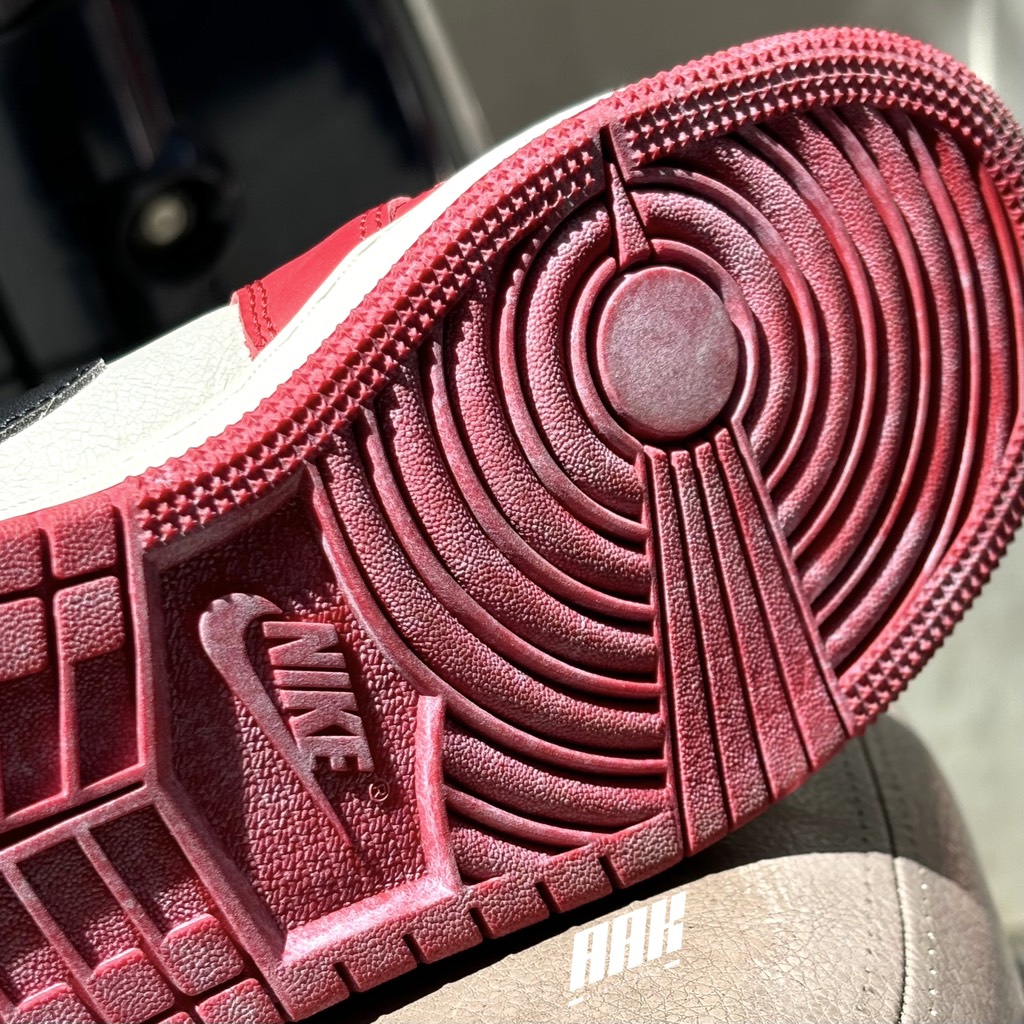 AIR JORDAN 1 RETRO HIGH OG CHICAGO 'LOST AND FOUND' (FD1437 612)