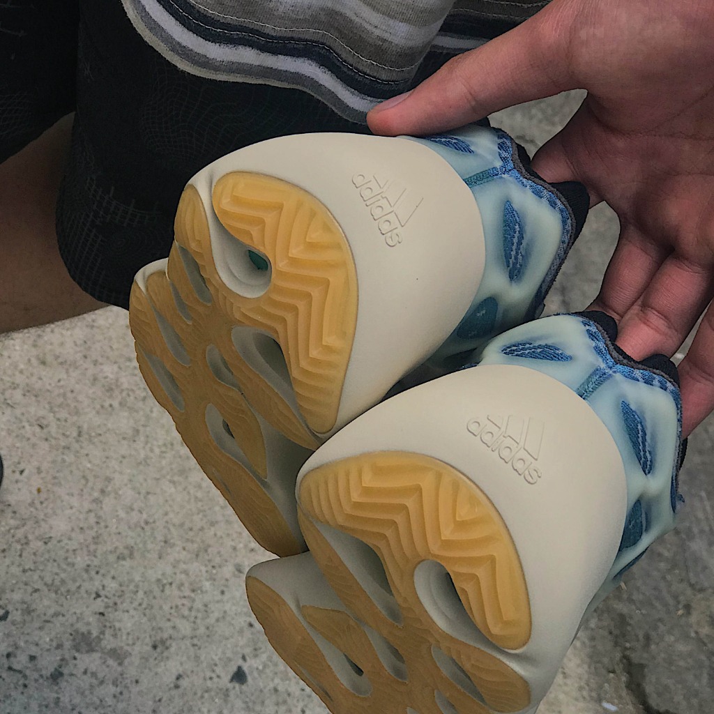 ADIDAS YEEZY 700 V3 KYANITE - GY0260