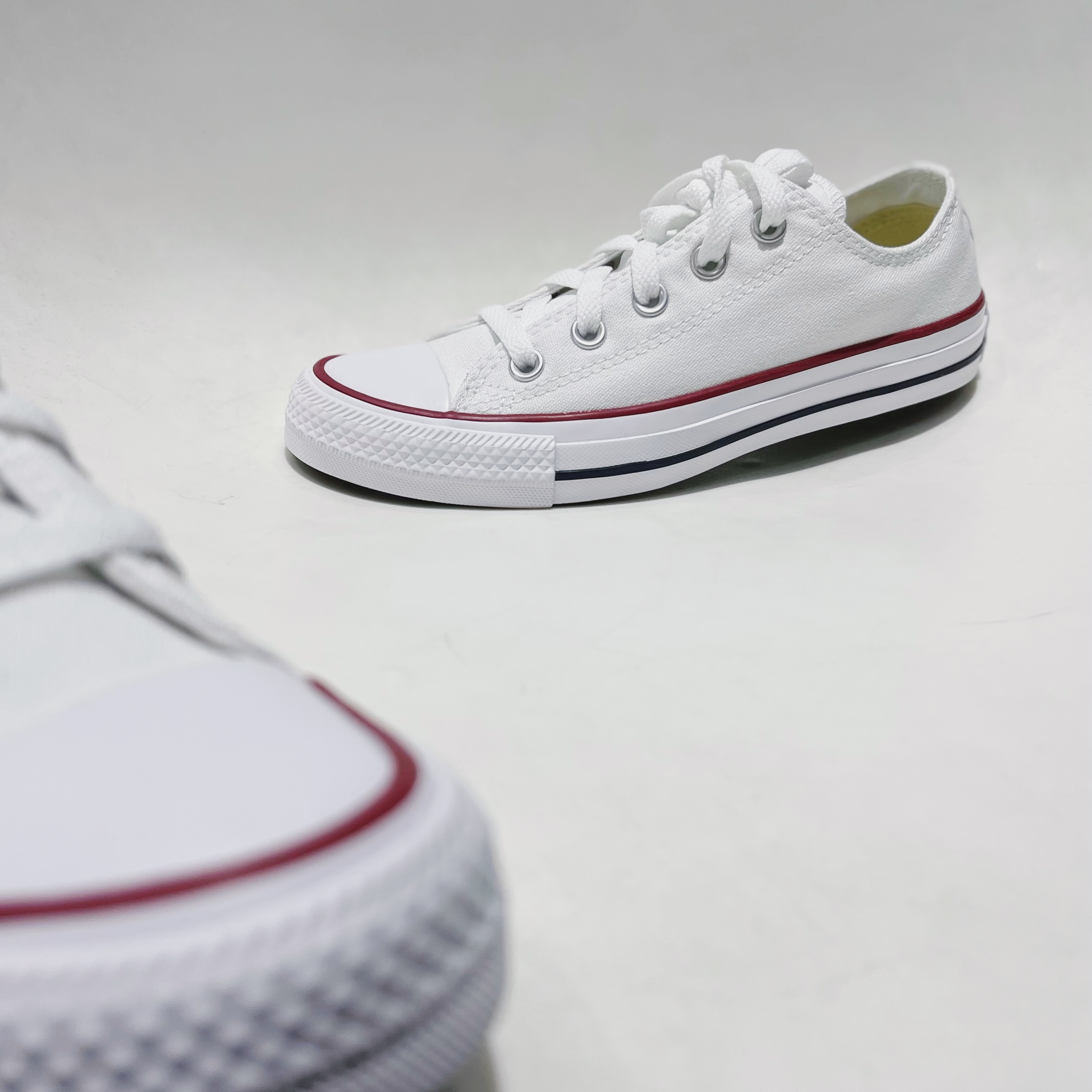 CONVERSE CLASSIC LOW WHITE