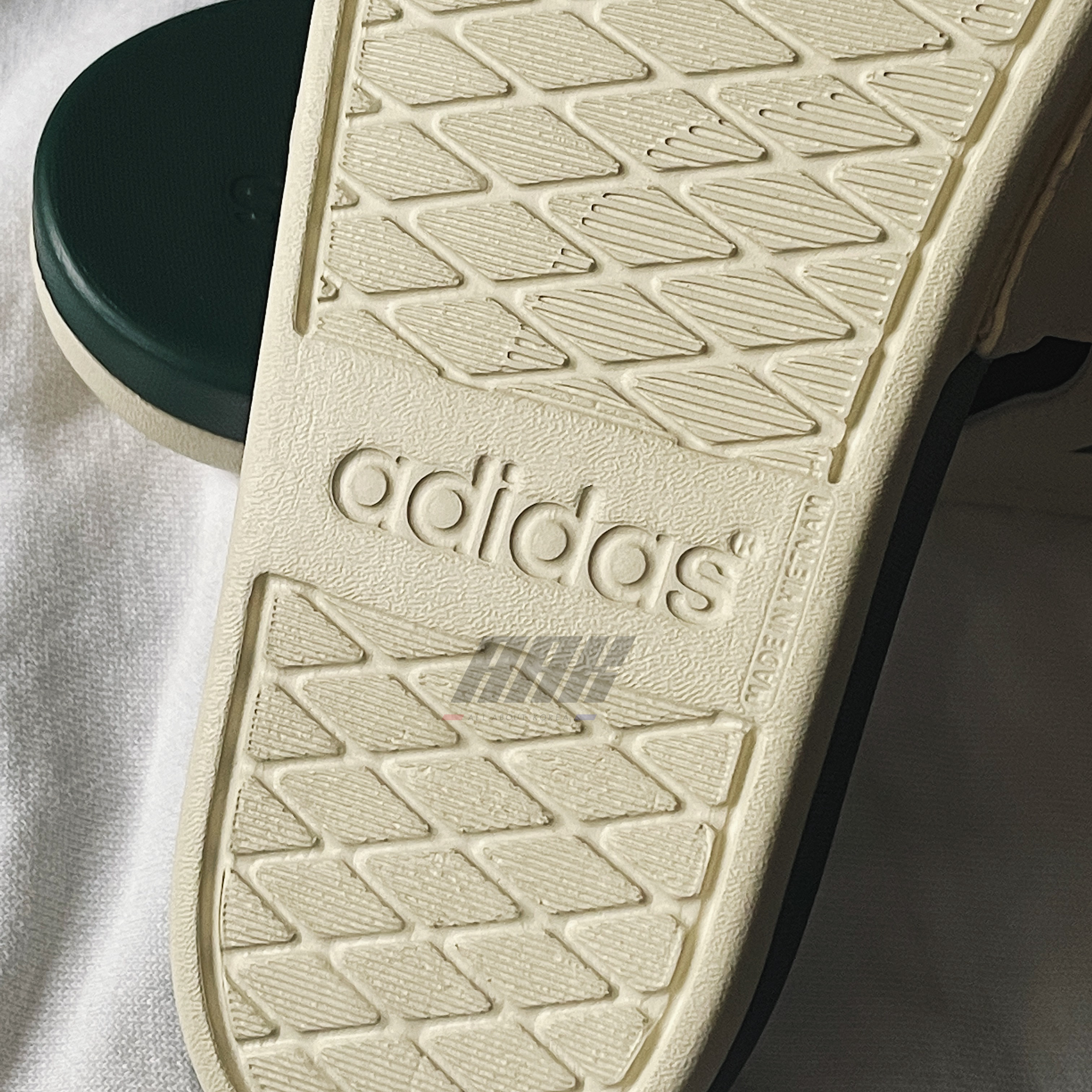 ADIDAS ADILETTE COMFORT GREEN ( GW8754 )