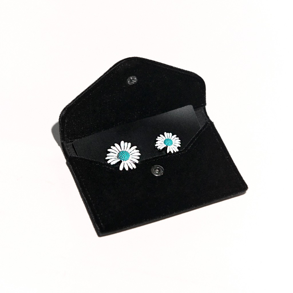 PMO DAISY PIN SET #1 MINT