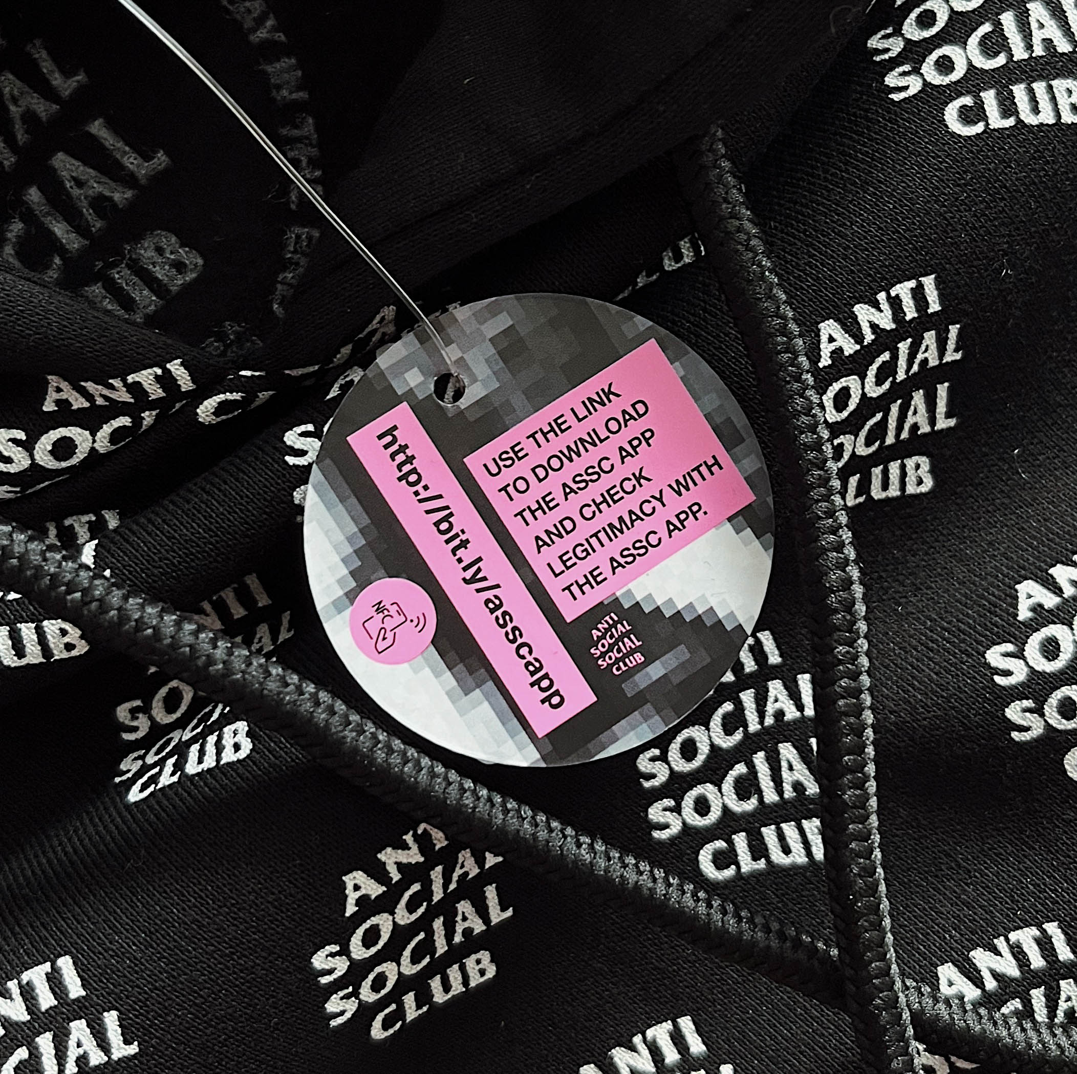 ASSC ALL OVER PRINT LOGO HOODIE BLACK