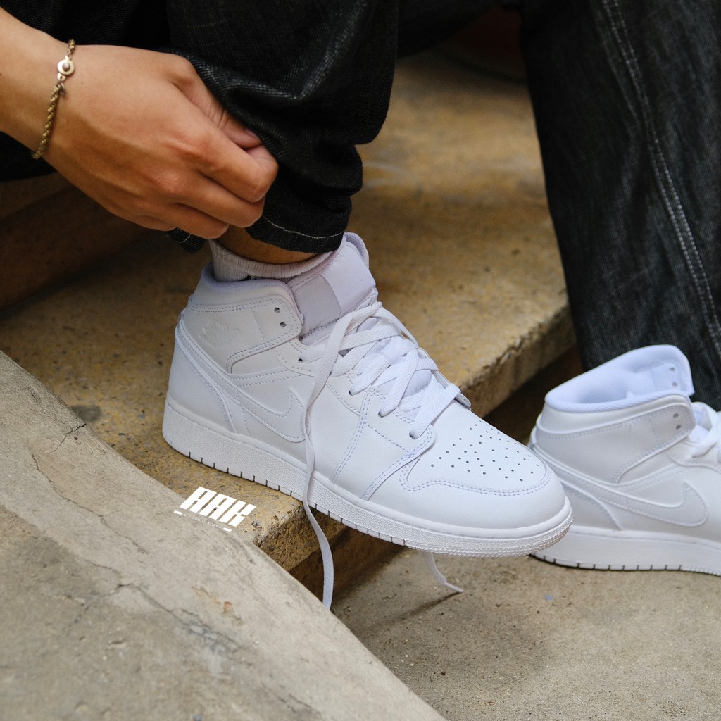Jordan 1 mid all white cheap