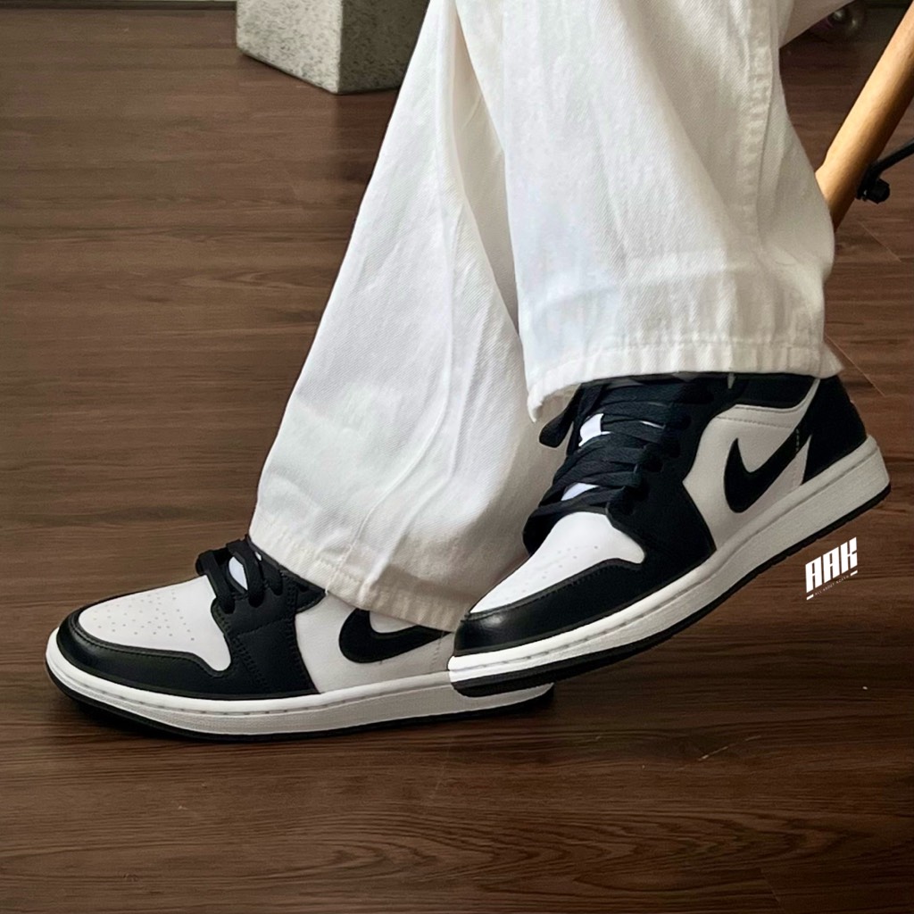 AIR JORDAN 1 LOW PANDA (DC0774 101)