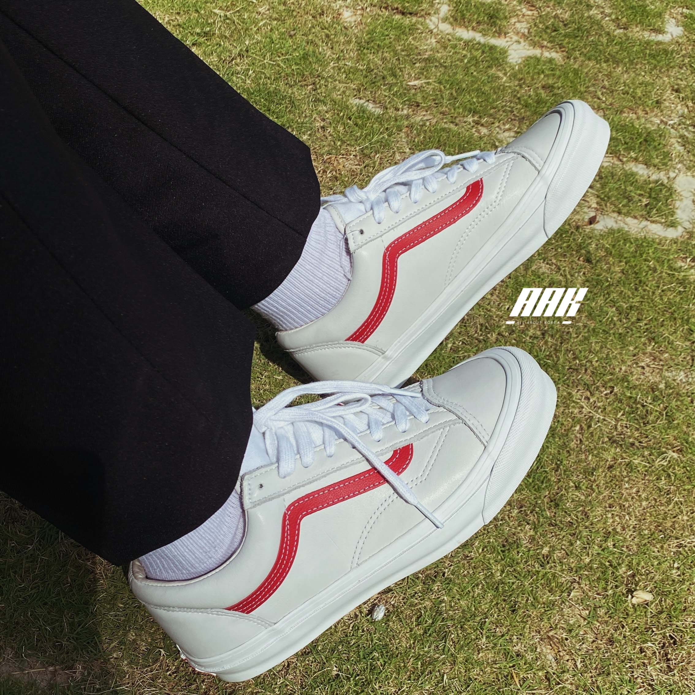 VANS VAULT OG STYLE 36 TRUE WHITE RED - VN0A4BVE21D
