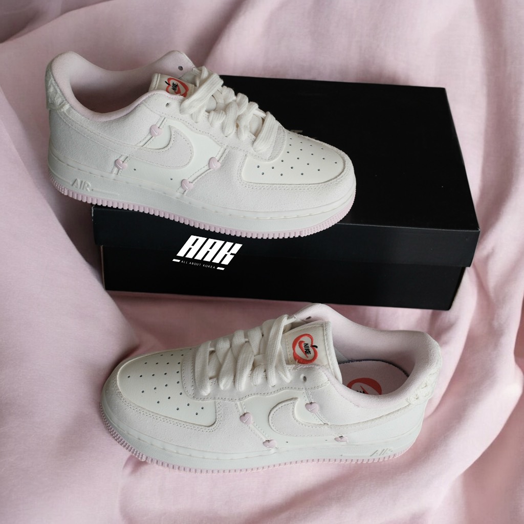 AIR FORCE 1 LOW “VALENTINE’S DAY” (2025) - HV5992 111