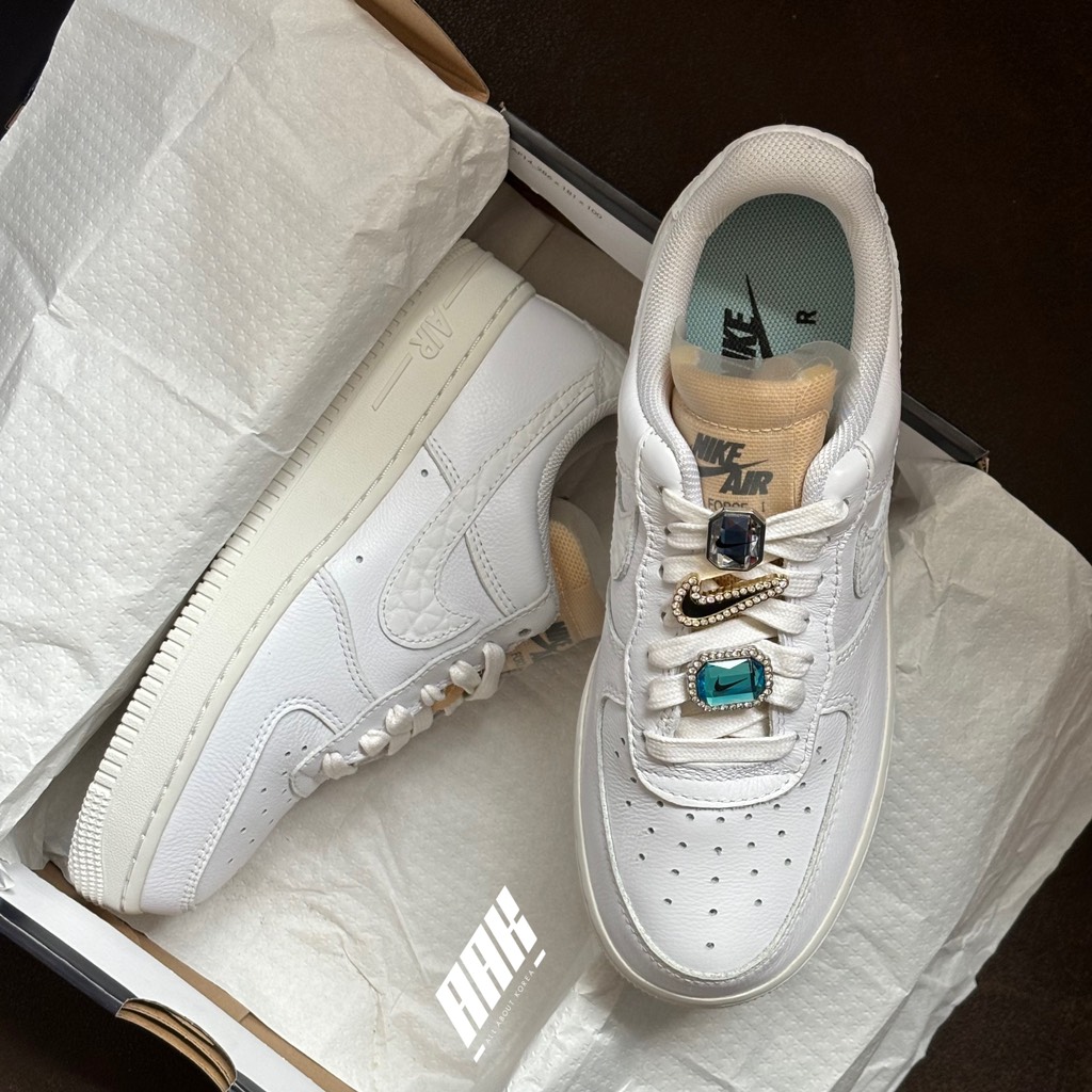 NIKE AIR FORCE 1 LOW '07 LX 'BLING' (CZ8101-100)