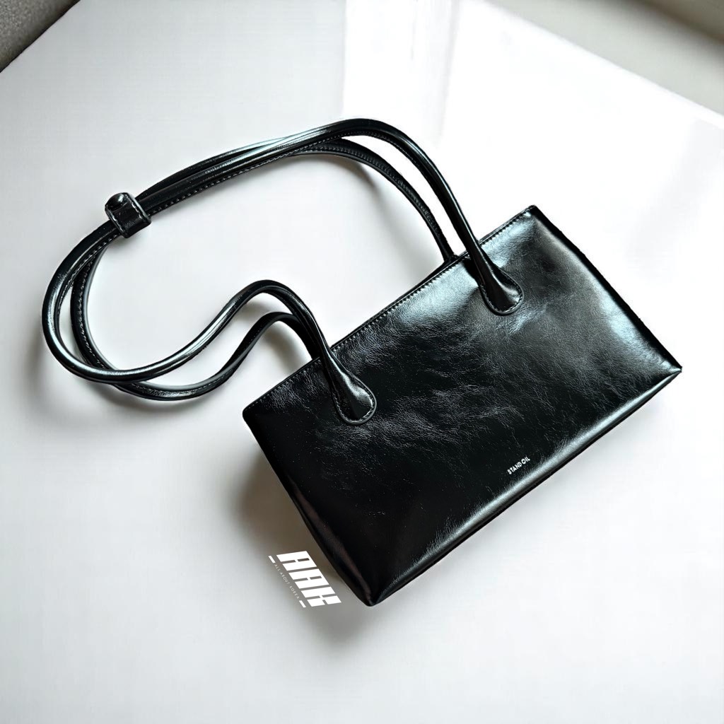 STAND OIL SQUARE LOW BAG / BLACK