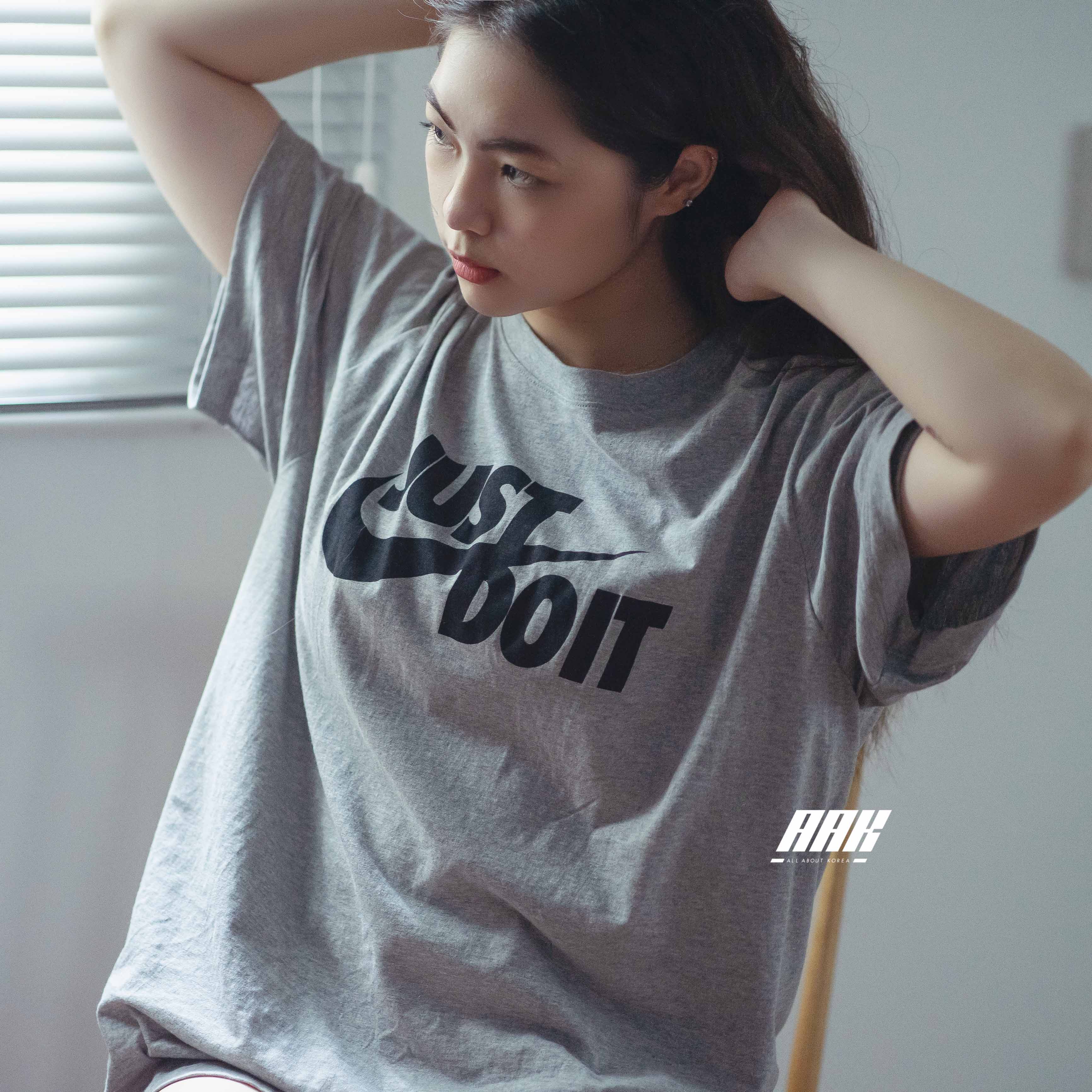 NIKE JUST DO IT SWOOSH TEE-AR5006
