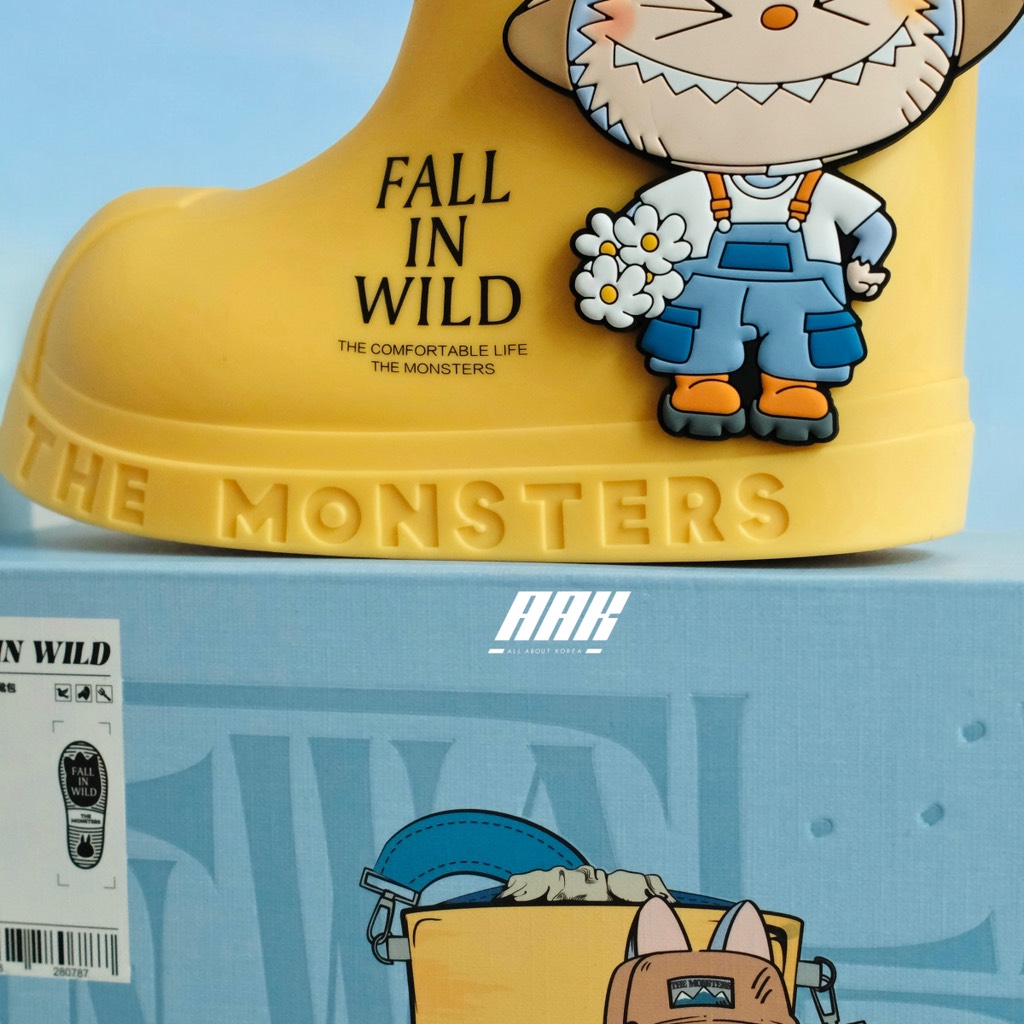 TÚI ỦNG POPMART THE MONSTER LABUBU FALL IN WILD