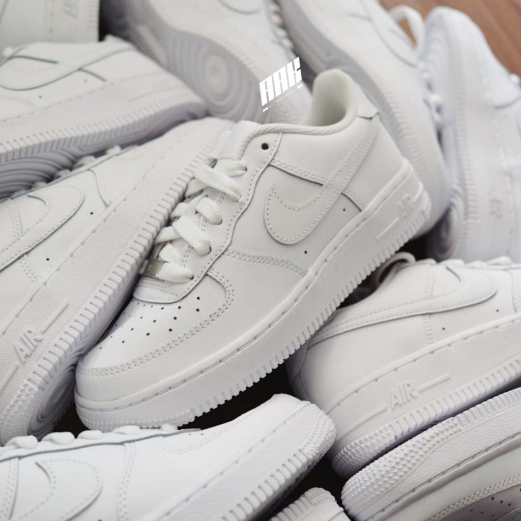 NIKE AIR FORCE 1 07 LOW WHITE