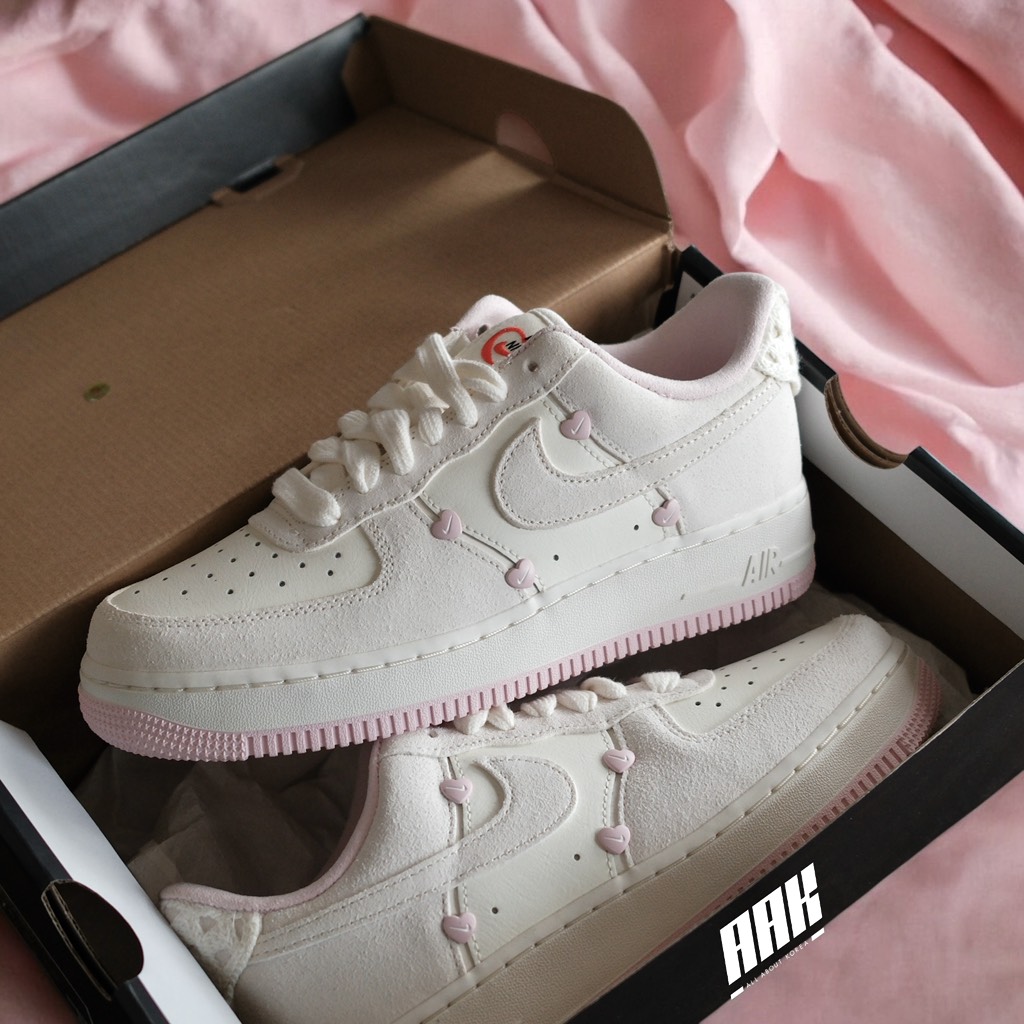 AIR FORCE 1 LOW “VALENTINE’S DAY” (2025) - HV5992 111