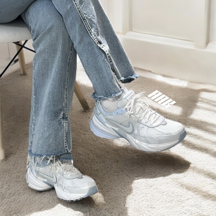 NIKE V2K RUN ‘PLATINUM TINT WHITE' (FD0736 009)