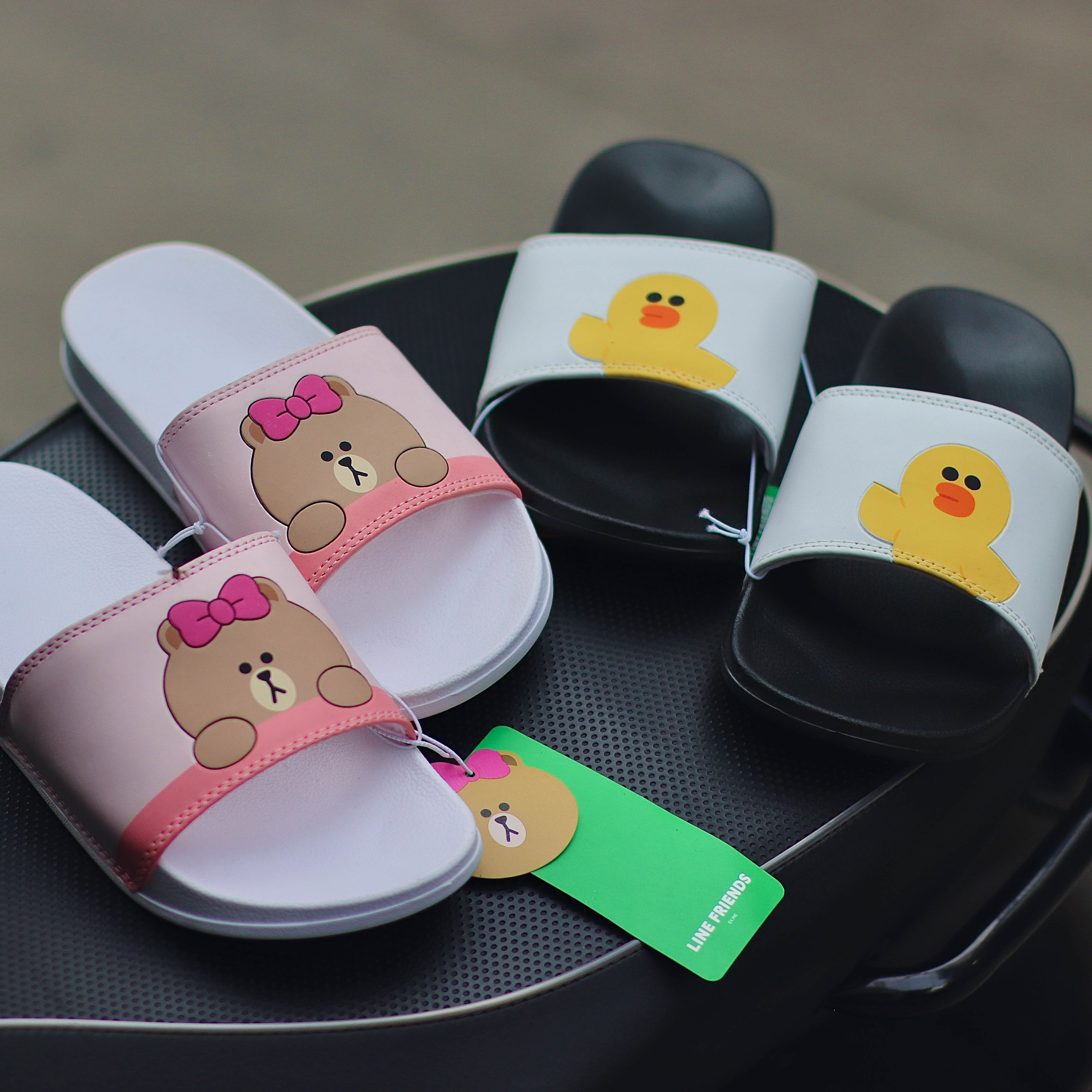 LINEFRIENDS CHARACTER SLIPPERS