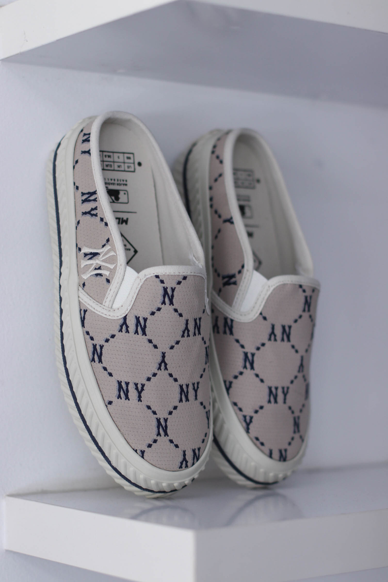 MLB Mule Slip On Dia Monogram 50BGS Beige