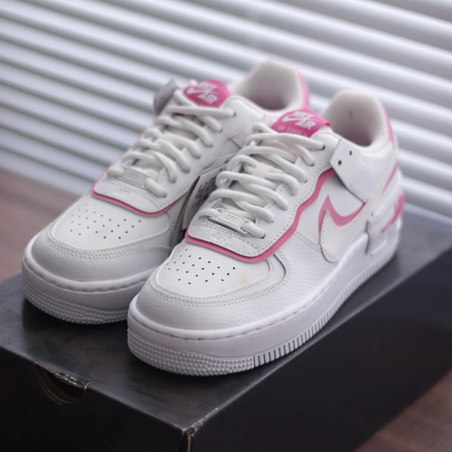 NIKE AIR FORCE 1 SHADOW WHITE FLAMINGO - C10919 102