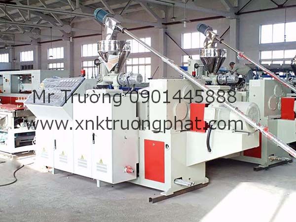 máy đùn tấm trần nhựa PVC