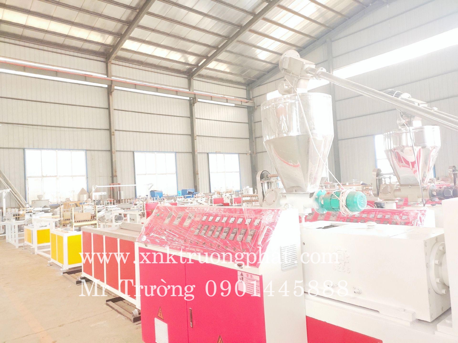 Máy đùn nẹp v lưới góc âm dương PVC