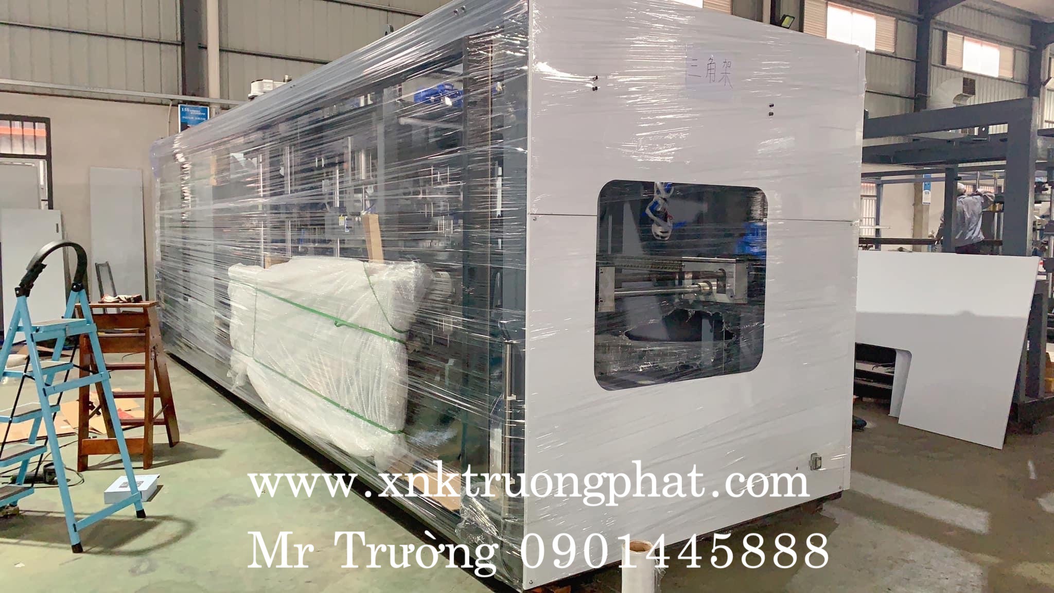 Đóng cont máy hút định hình liên hoàn 3 trạm