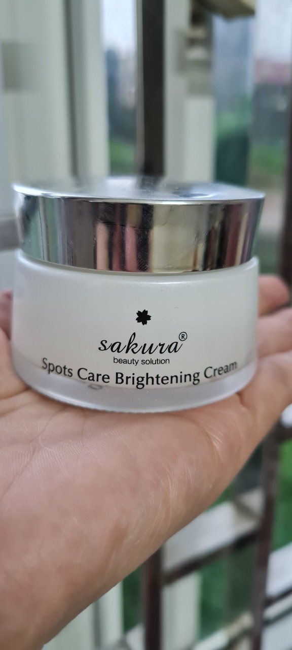 Bộ kem và serum ngày đêm dưỡng trắng da giảm nám Sakura Brightening