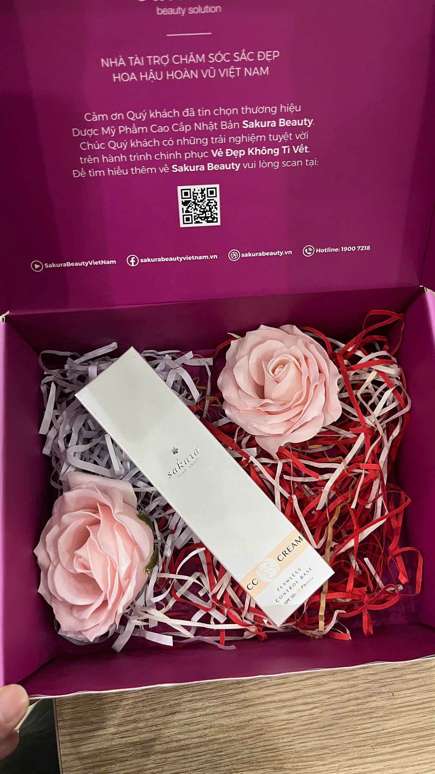 QUÀ TẶNG NGÀY PHỤ NỮ VIỆT NAM 20/10 - KEM CHỐNG NẮNG CHE KHUYẾT ĐIỂM SAKURA CC CREAM
