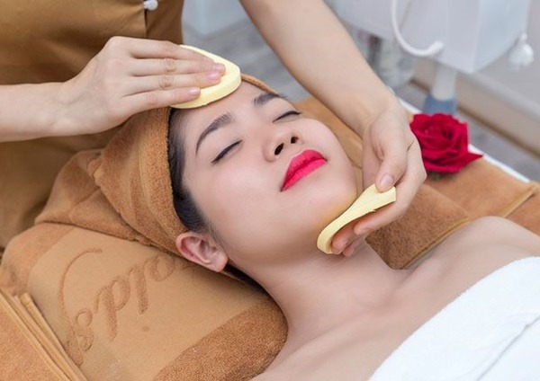 TRẮNG DA CĂNG MƯỚT TINH CHẤT YUKI