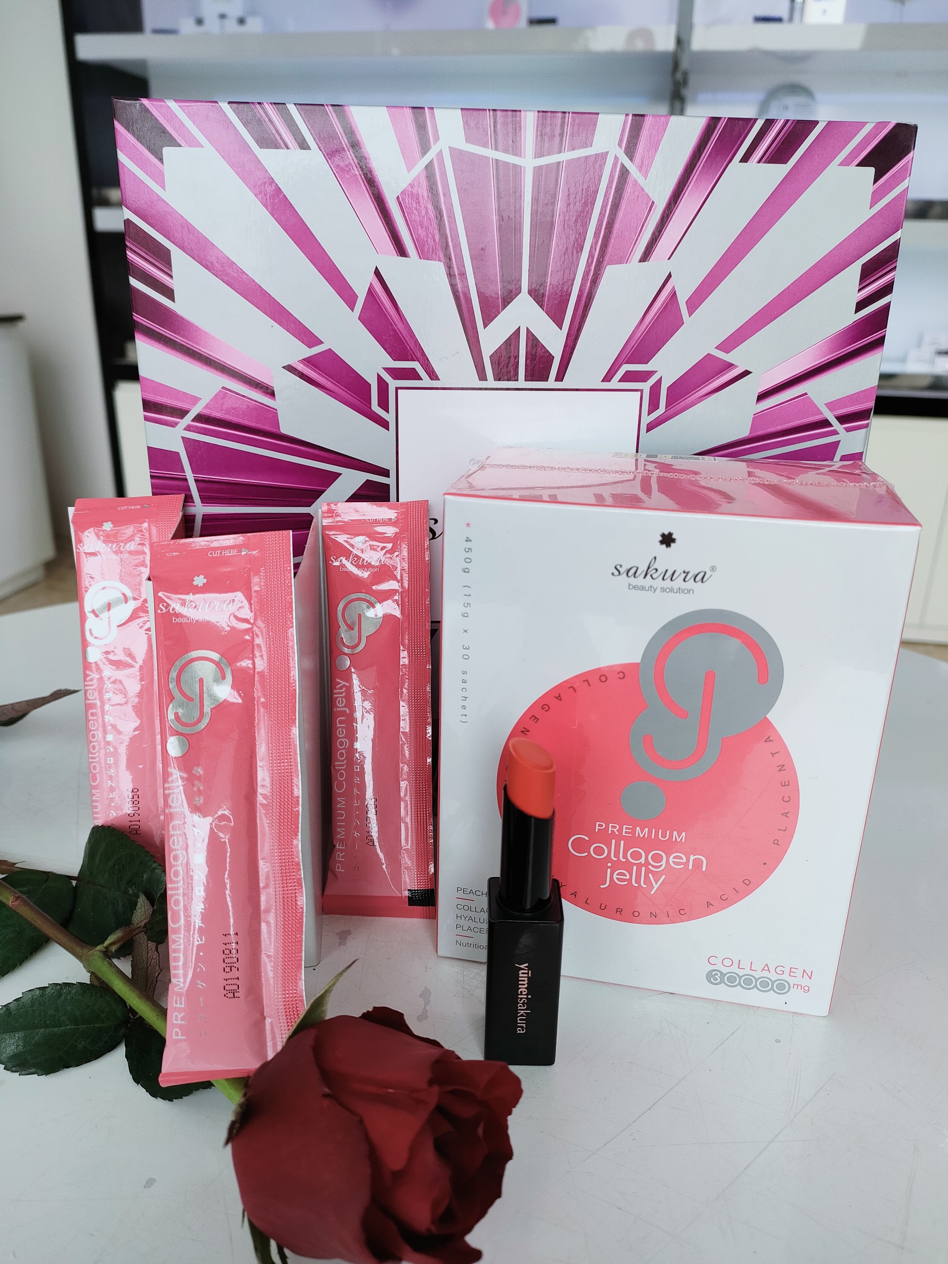 SET QUÀ TẶNG 8/3 - COMBO THẠCH COLLAGEN DƯỠNG NHAN SAKURA + SON DƯỠNG MÔI KHÓA MÀU COLLAGEN SAKURA YUMIES (MÀU TÙY CHỌN)