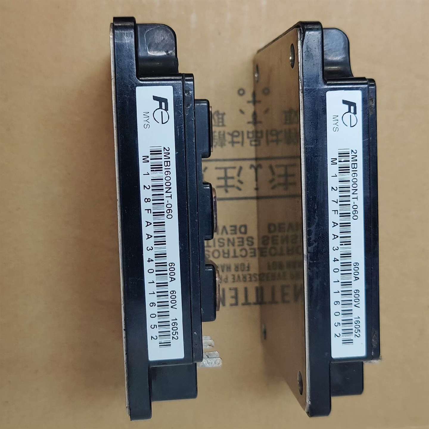 Hình ảnh thực tế module IGBT 2MBI600NT-060 Fuji Electric - góc nhìn tổng thể