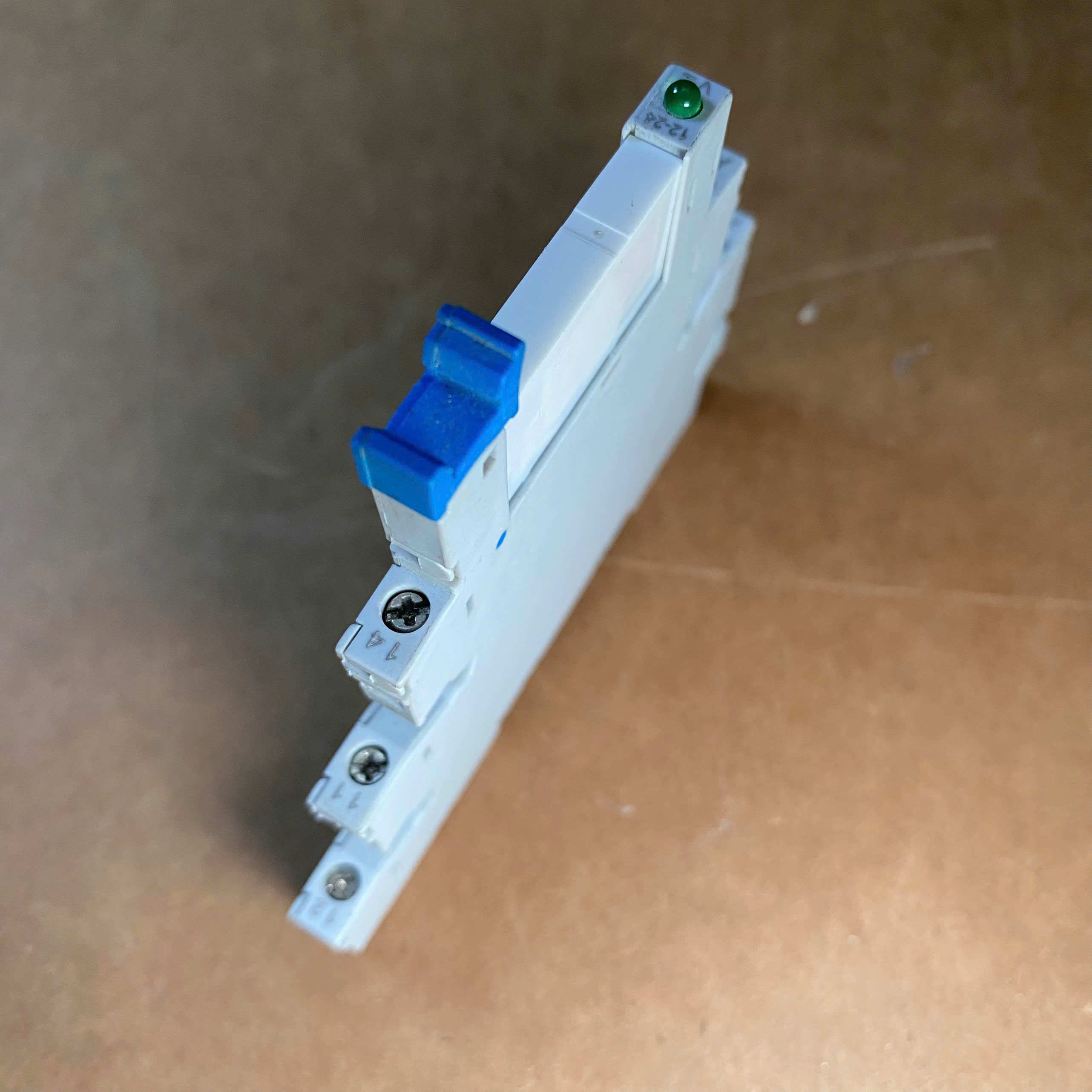 Hình ảnh thực tế relay Hongfa HF41F công suất siêu nhỏ