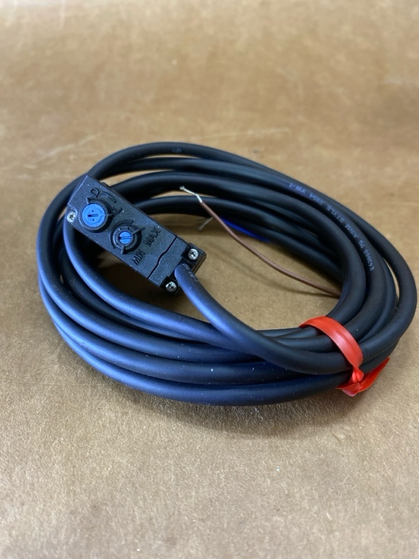 Hình ảnh thực tế sản phẩm Keyence PZ-G42N - góc nhìn tổng thể