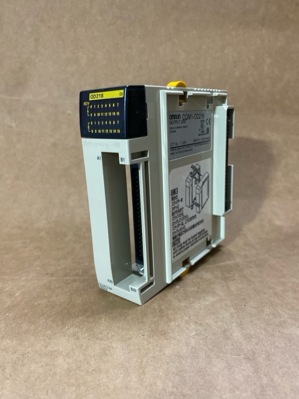 Hình ảnh thực tế module Omron CQM1-OD216 – góc nhìn 1