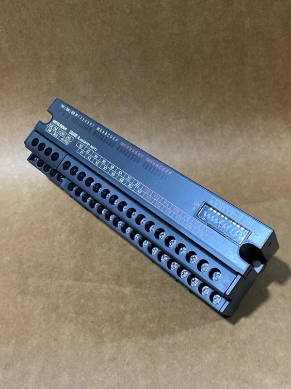 Hình ảnh thực tế mô-đun I/O kết hợp CC-Link Mitsubishi AJ65SBTB1-32DT2 - góc nhìn tổng thể