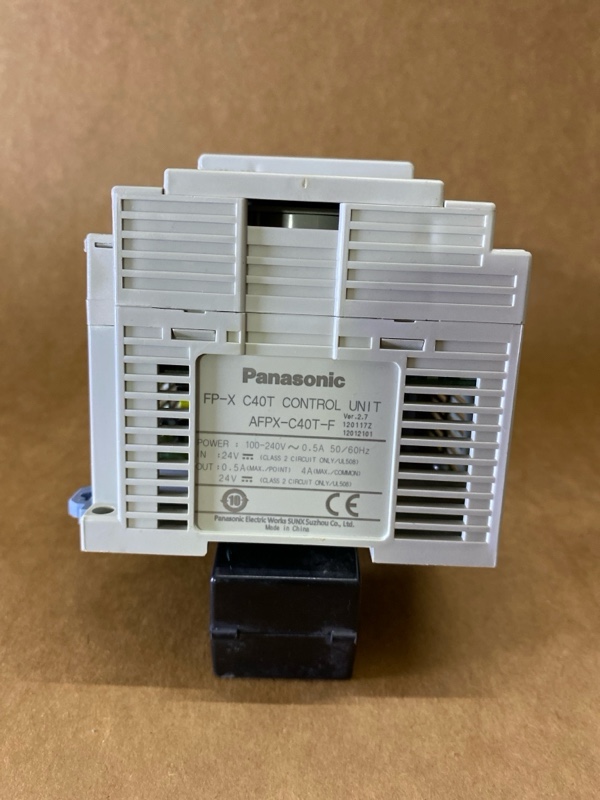 Hình ảnh thực tế sản phẩm PLC Panasonic FP-X C40T - góc nhìn tổng thể