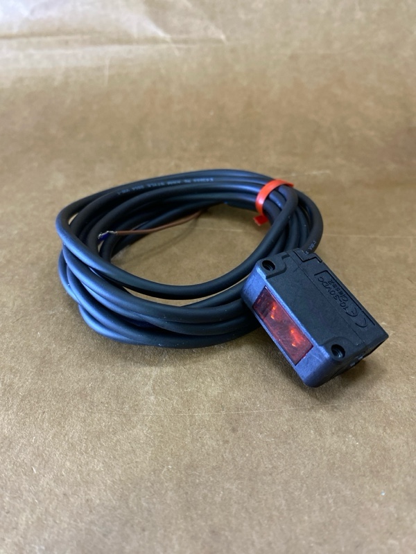 Hình ảnh thực tế sản phẩm Keyence PZ-G42N - chi tiết cận cảnh