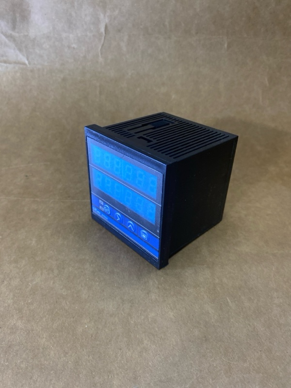 Hình ảnh thực tế bộ đếm ZYC04 góc nhìn tổng thể