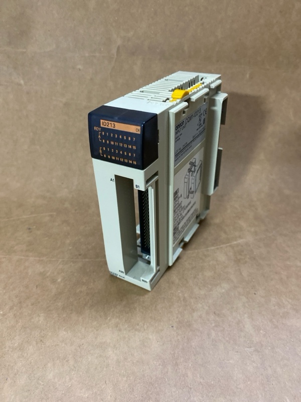 Hình ảnh thực tế module PLC Omron CQM1-ID213 - góc nhìn 1