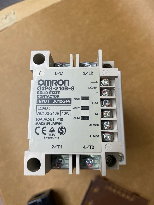 Omron G3PG-210B-S - Hình ảnh thực tế mặt hông