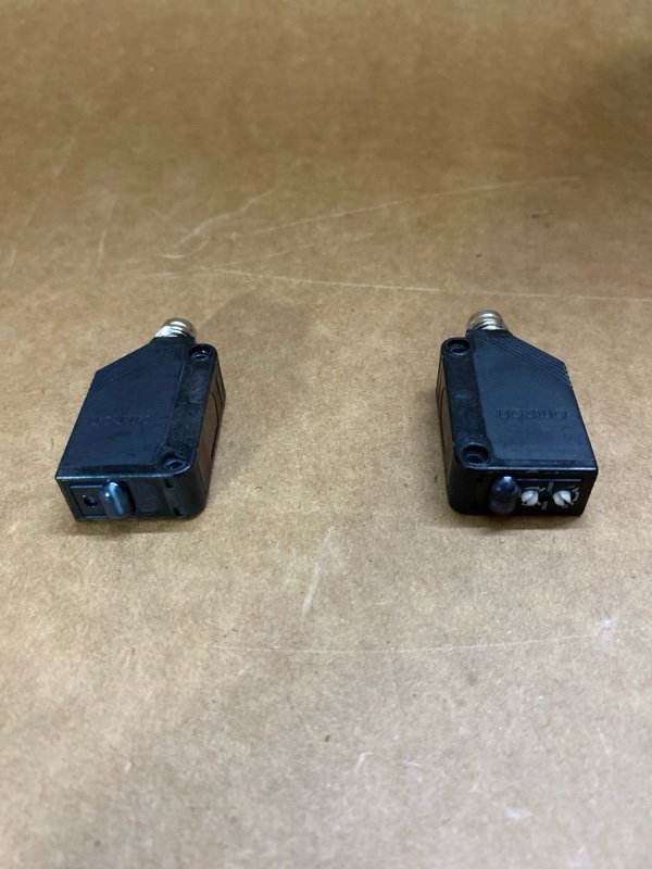 Hình ảnh thực tế cảm biến quang E3Z-T86A Omron - góc nhìn tổng thể