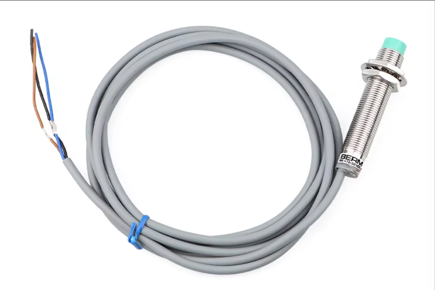 Cận cảnh cảm biến tiệm cận BEM12-04 ren M12 inox